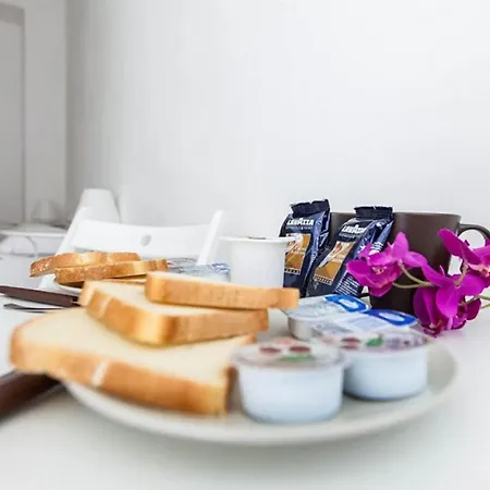 Al Colosseo 8 Bed & Breakfast 3*