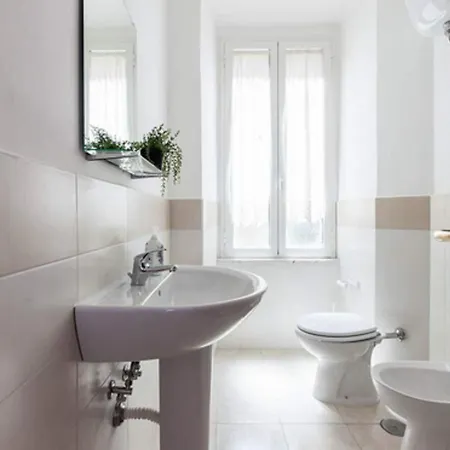 Al Colosseo 8 Bed & Breakfast 3*