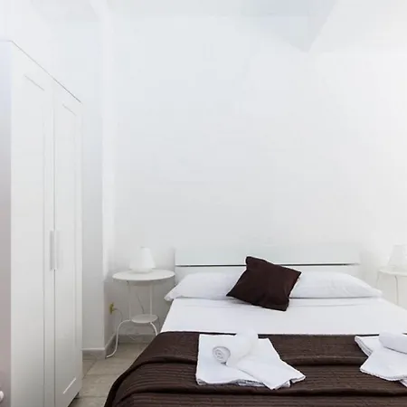 Al Colosseo 8 Nocleg ze śniadaniem Rzym