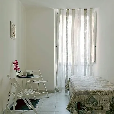 Apartament Al Colosseo 8 *