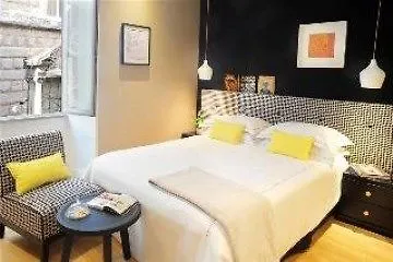 Al Colosseo 8 Bed and Breakfast 3*