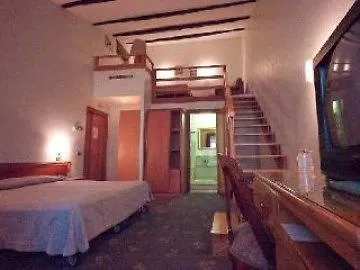 Al Colosseo 8 Bed and Breakfast Ρώμη